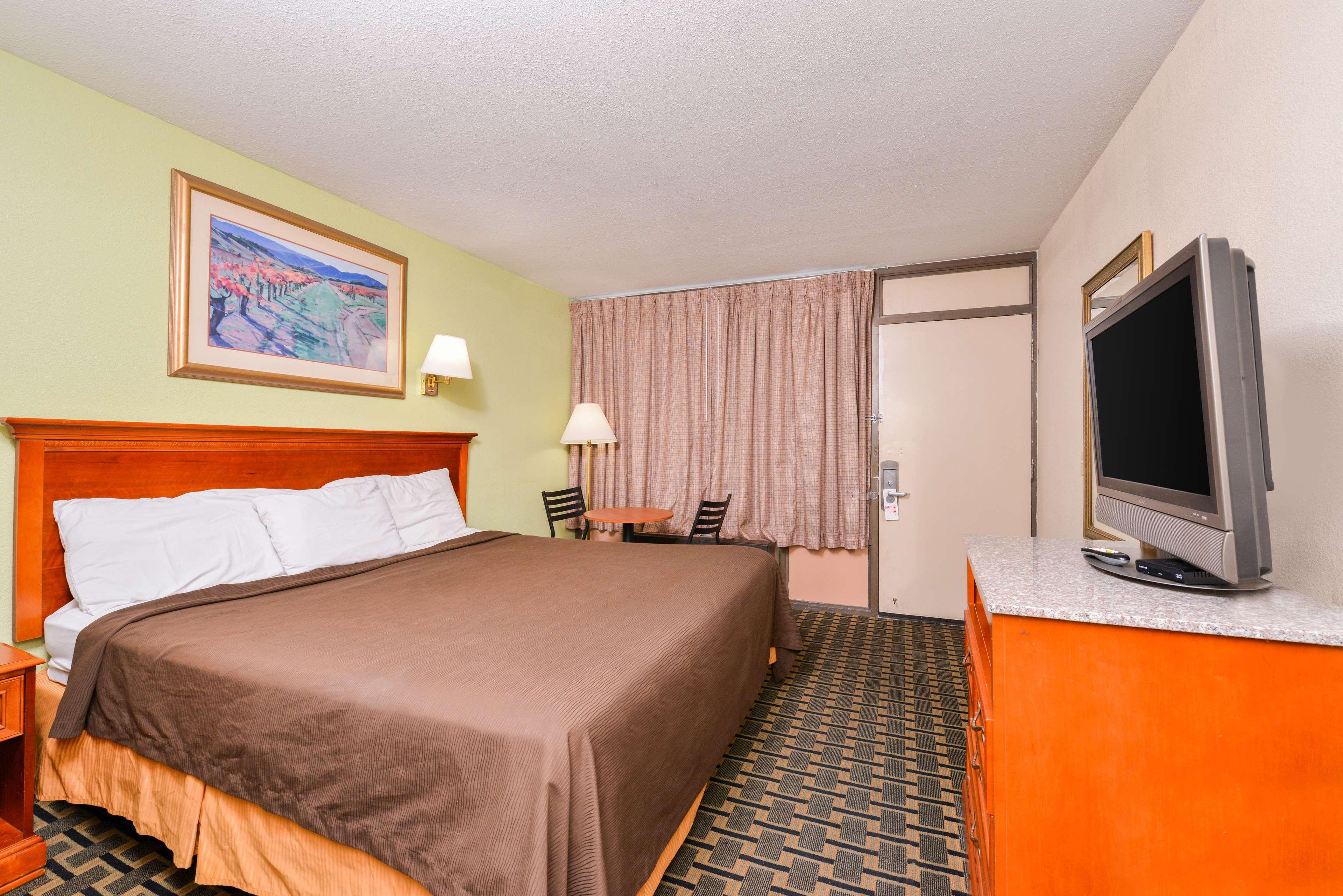 Americas Best Value Inn-Nashville/Airport South Exterior foto